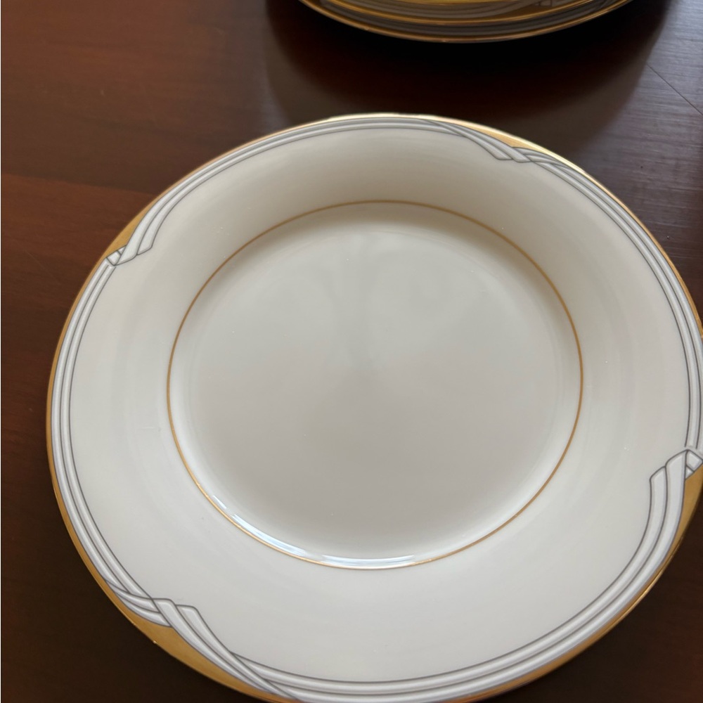 Noritake Golden Cove fine china bread plates. Elegant White and Gold Plates. - Picture 2 of 4